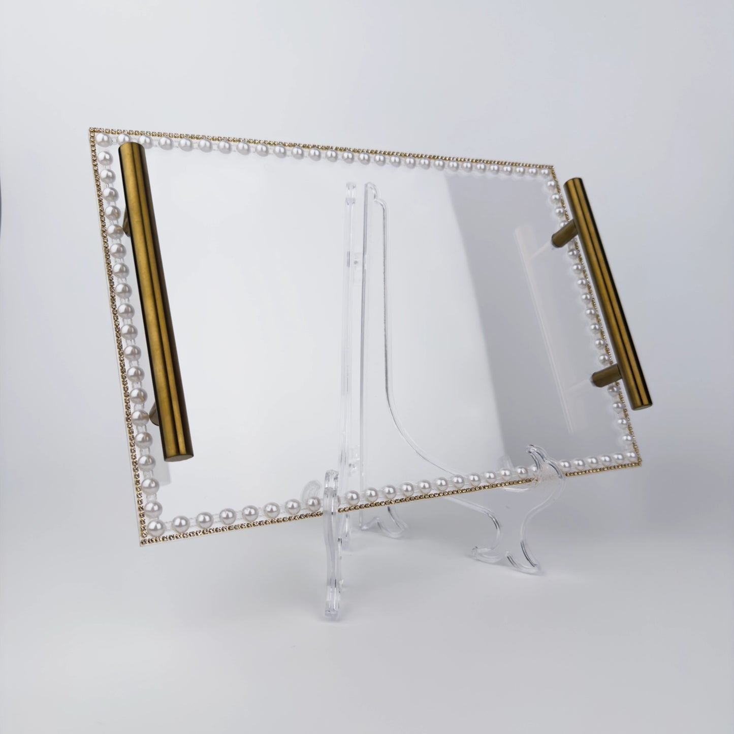 Gernomskinlig bricka med Strass & Pärlor